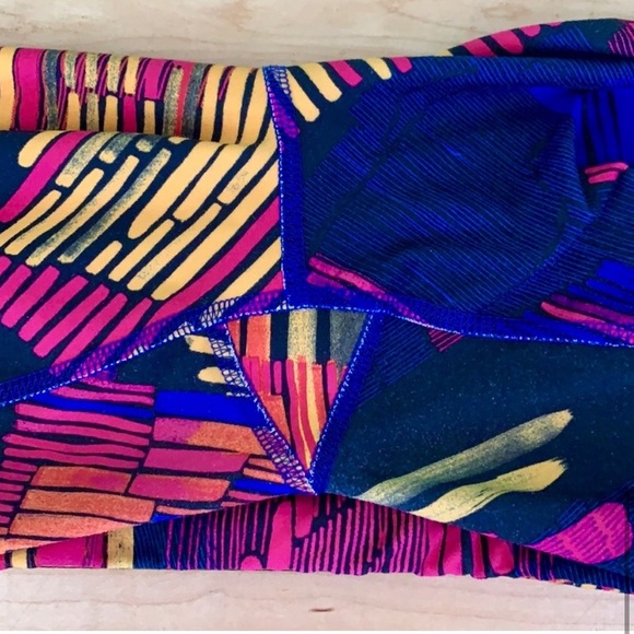 Brooks “Greenlight” Multi-colored Crop Tight - Picture 6 of 7